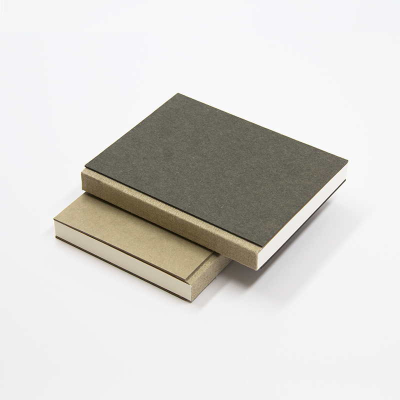 Kompaktes Notizbuch mit Leinenrücken