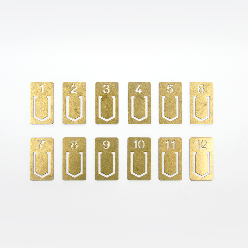 Nummern-Clips aus Messing