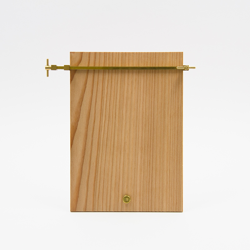 Tischkalender mit Messingmechanik