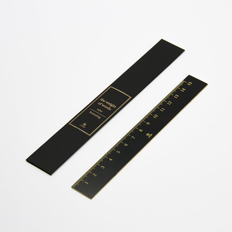 Masstab mit Messingkern, schwarz lackiert