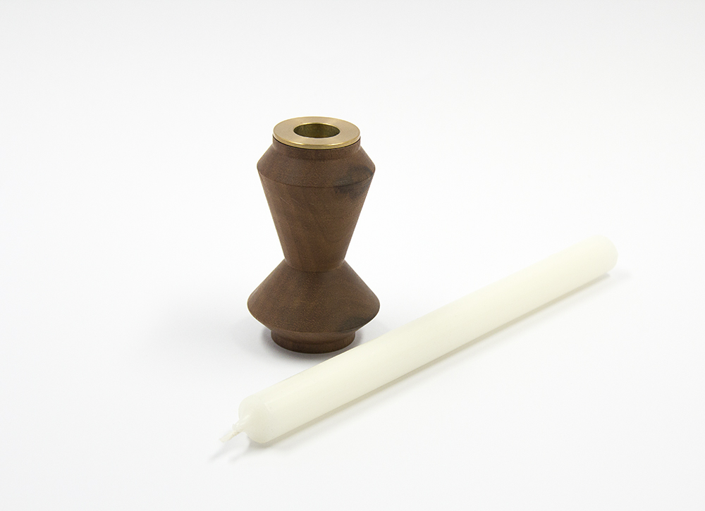 Kerzenständer aus Schweizer Nussbaum