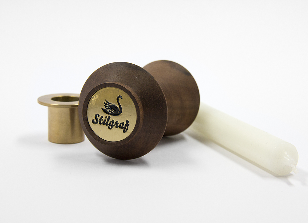 Kerzenständer aus Schweizer Nussbaum