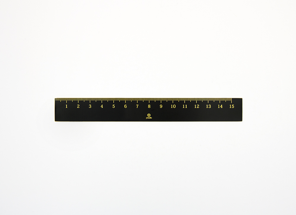 Masstab mit Messingkern, schwarz lackiert