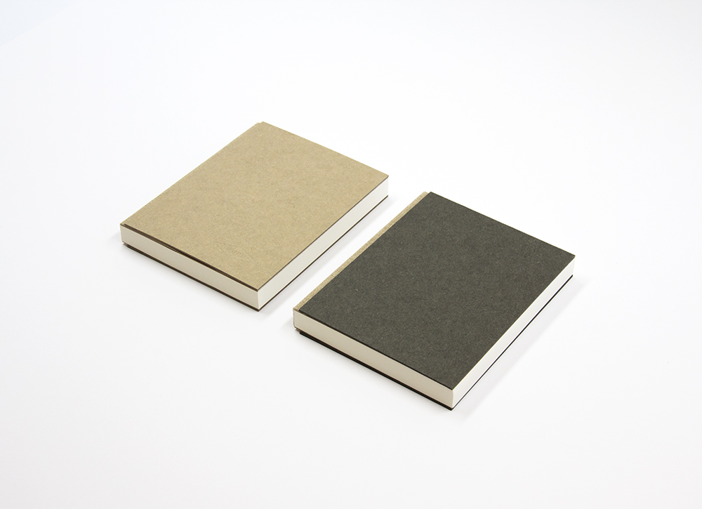 Kompaktes Notizbuch mit Leinenrücken