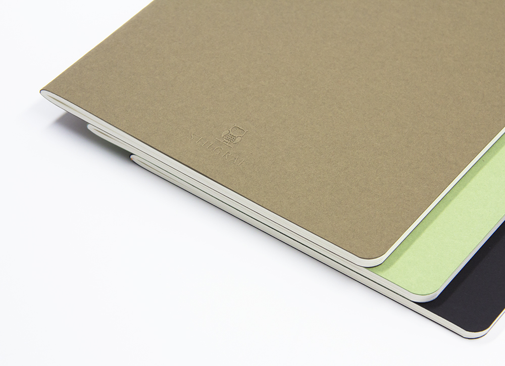 Notizheft mit farbiger Steppstichheftung