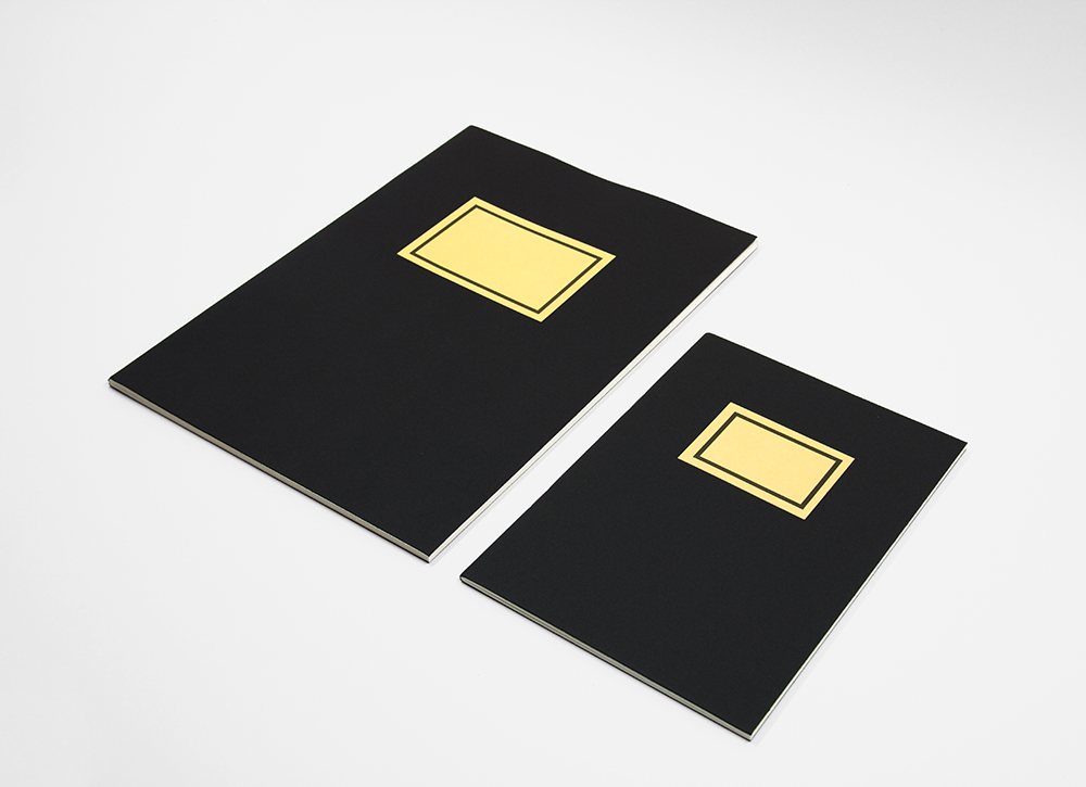 Skizzenheft mit Etikette